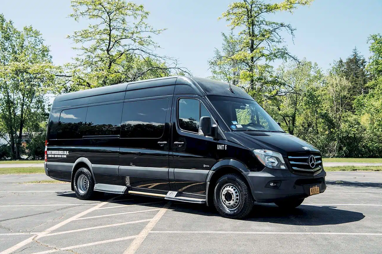 12-pax-sprinte-limo-black-1